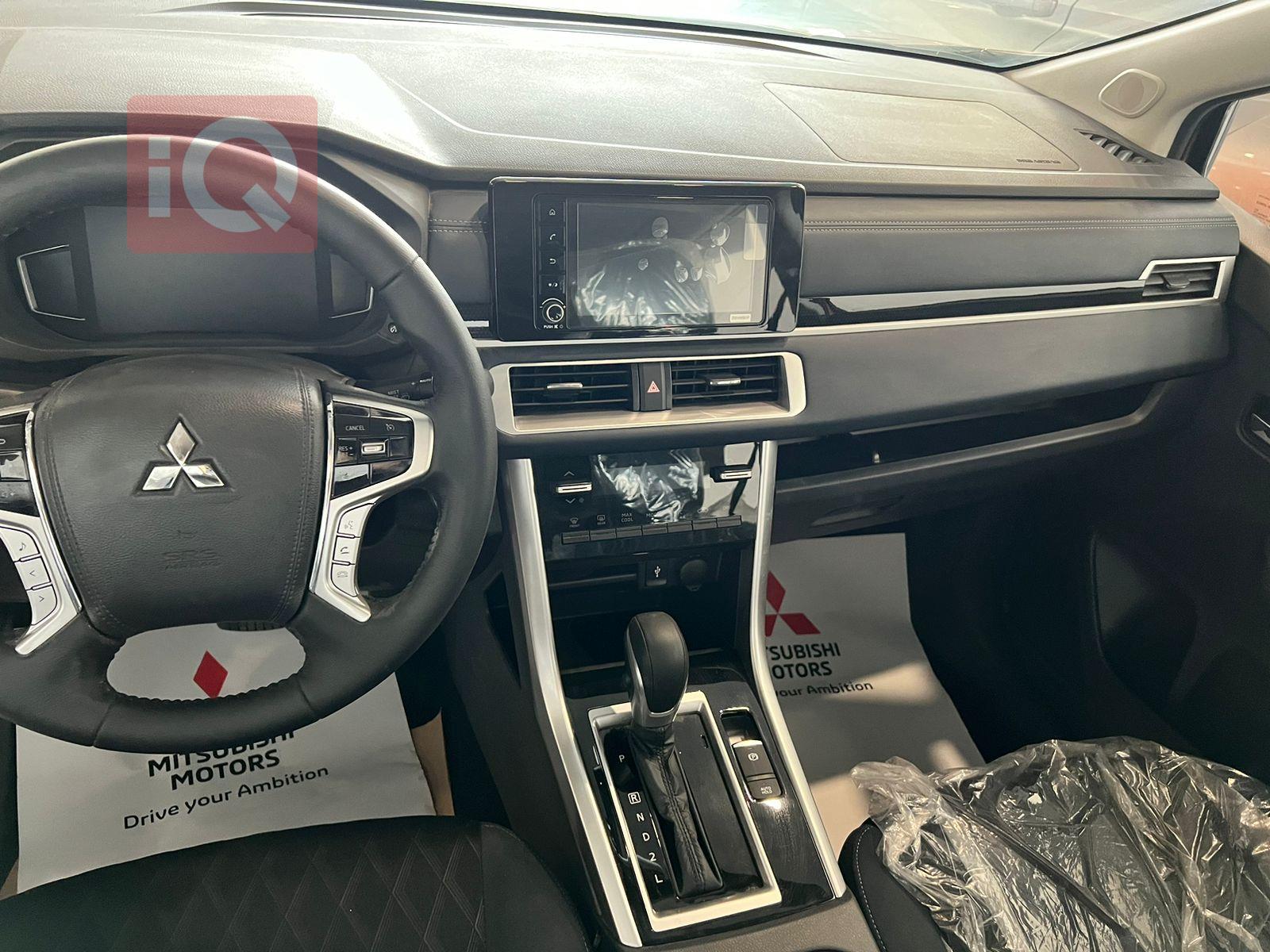 ميتسوبيشي إكسباندر كروس